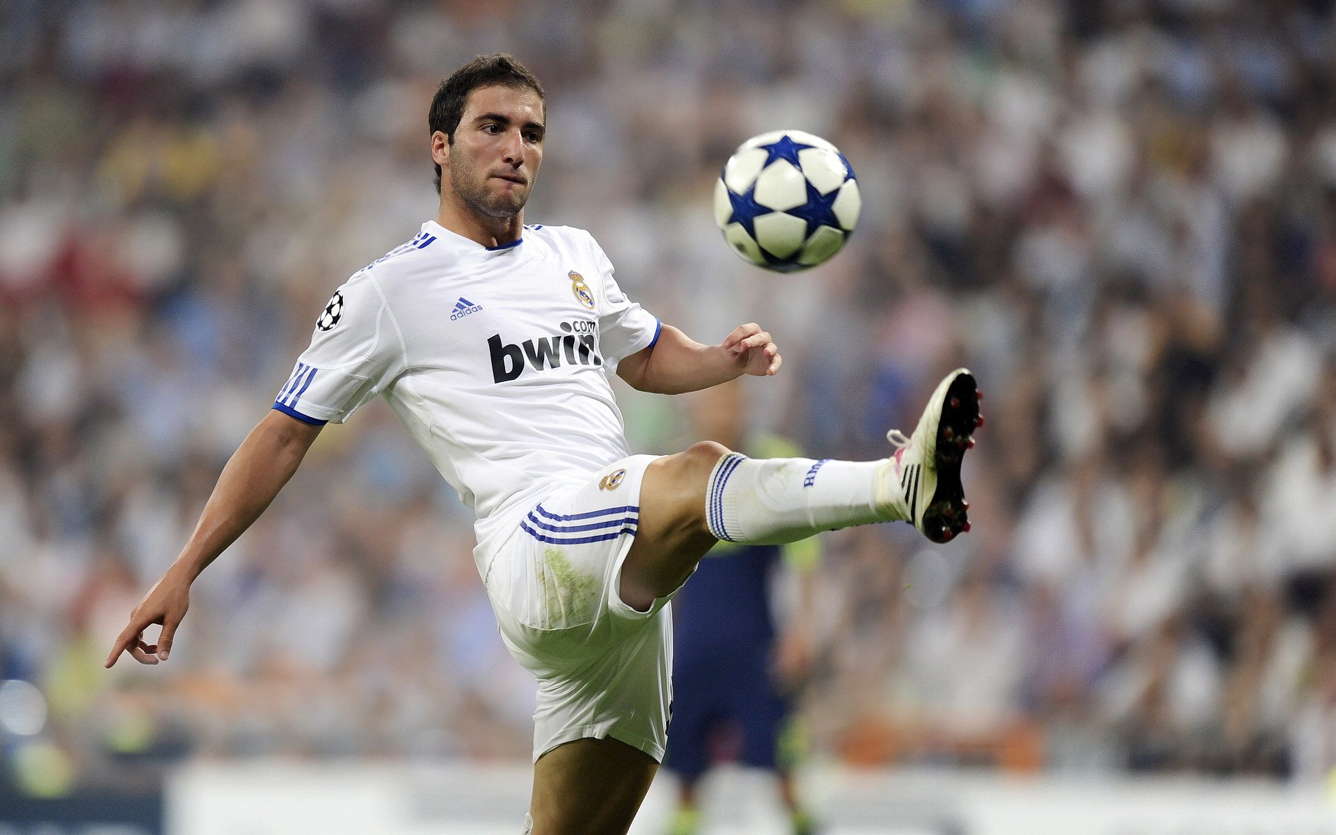 曼城连胜纪录终结,瓜迪奥拉赛后显沮丧,官方_曼城与瓜迪奥拉续约至2023年