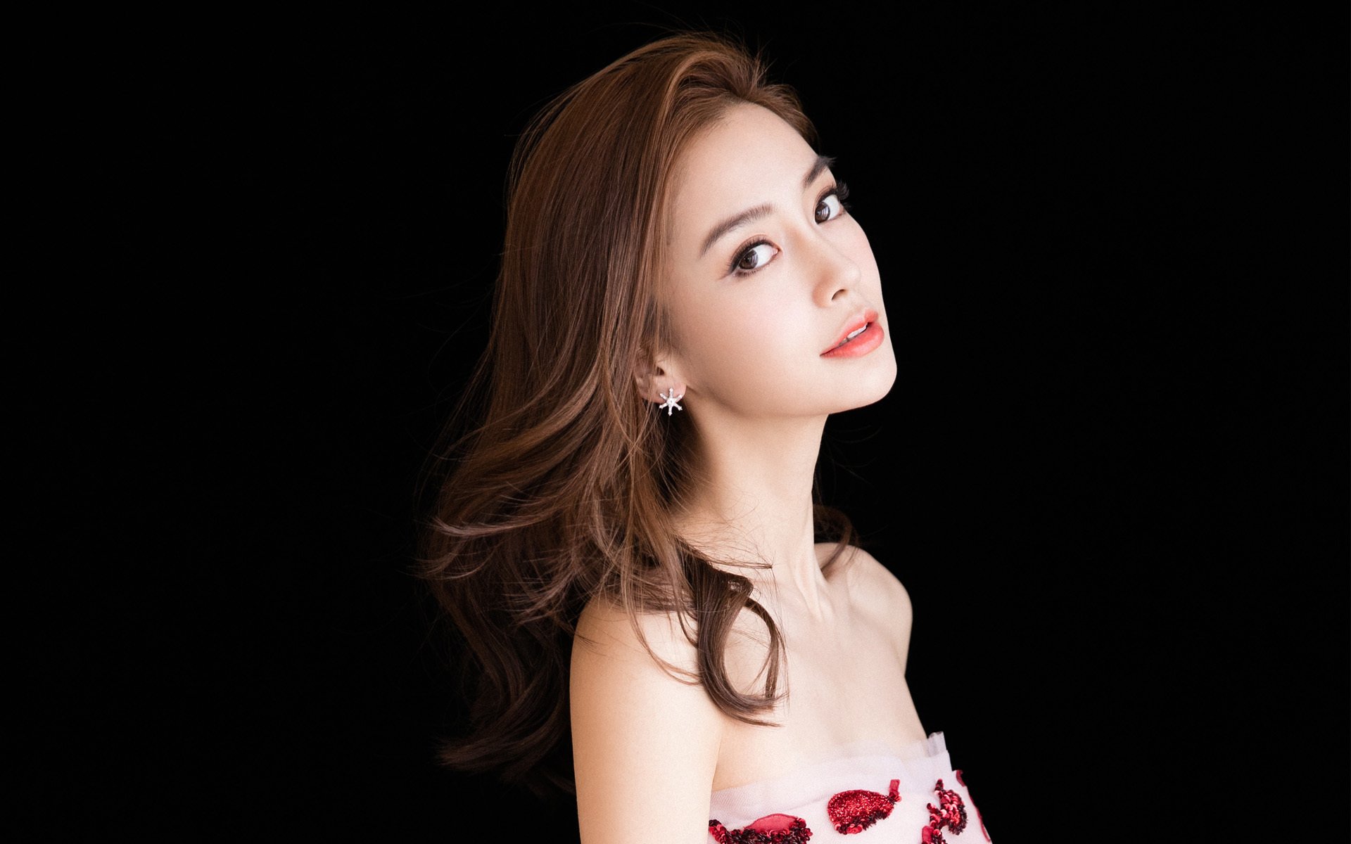 JIU YOU GAME-瑞士马术协会举办“马术与文化”展览，展示马术与瑞士传统文化的融合。