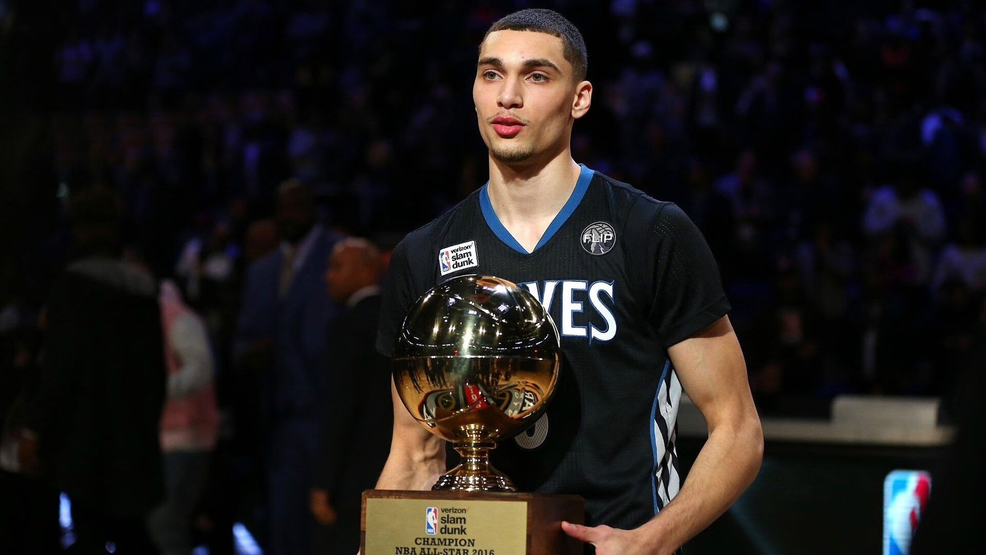 九游官方正版游戏中心-万米长跑决赛，莫桑比克选手突围夺金